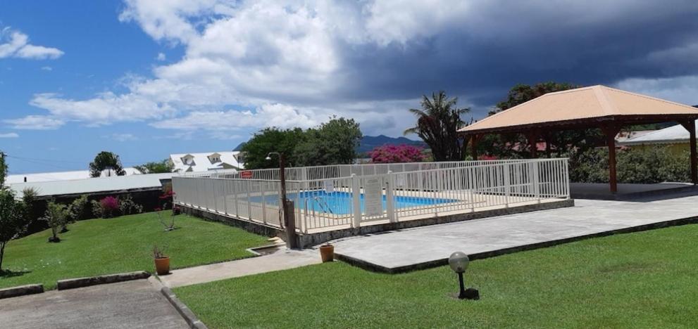 Ti'Bakoua A Sainte-Luce Plage Et Piscine Eksteriør billede